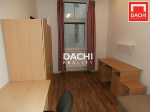 Pronájem 1.místa ve 2.lů pokoji pro studentku  v bytě 7+1, 15 m², Olomouc, ul. Palackého