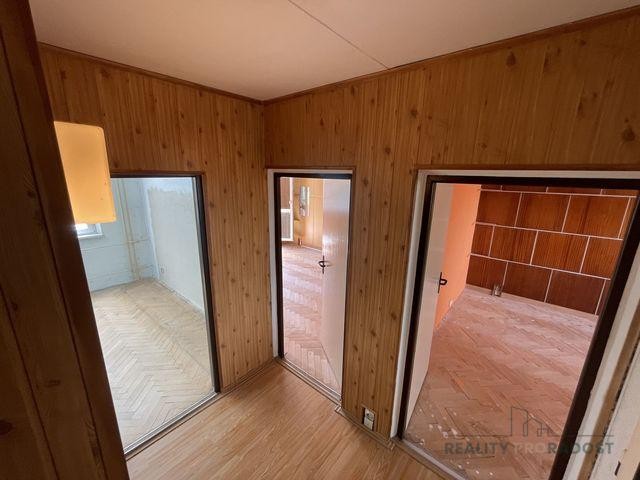 Prodej panelového bytu  3+1 (75 m2) ve Znojmě, ul. Gagarinova.