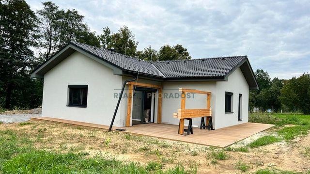 Prodej nízkoenergetické stavby zděného rodinného domu 4+kk Ropice
