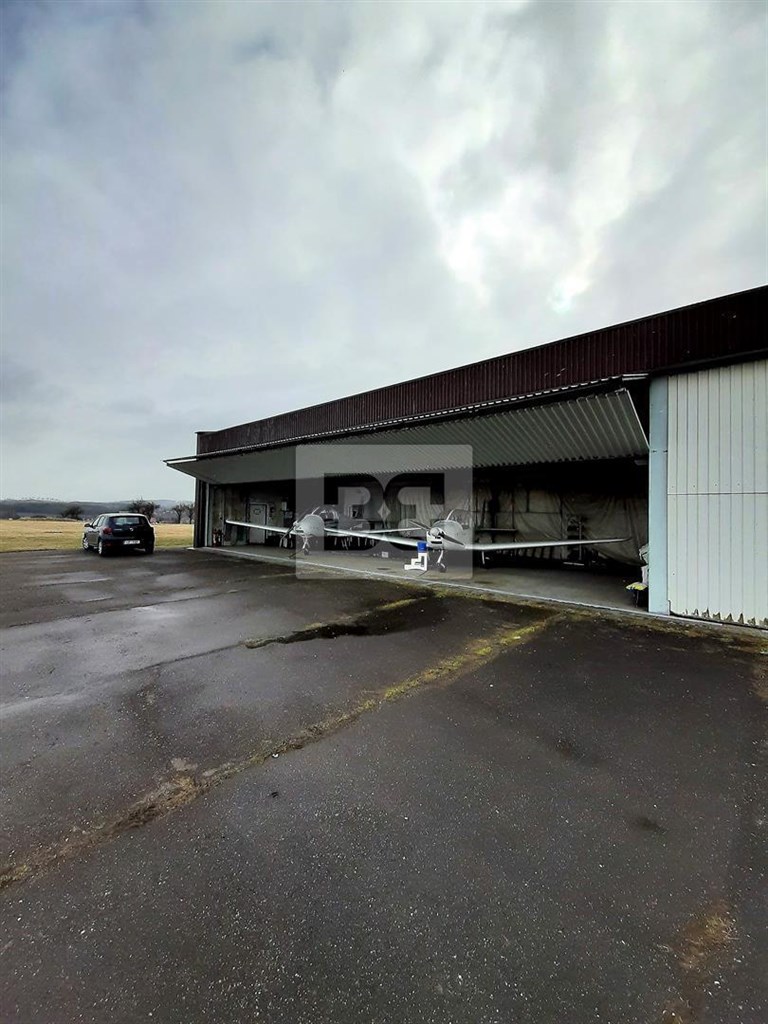 Prodej hangáru 550 m2