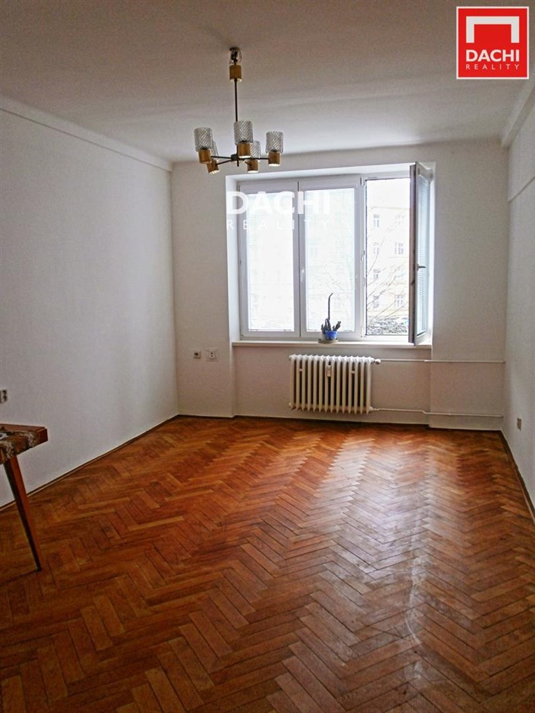 Pronájem nezařízeného cihlového bytu 3+1, 70 m², Olomouc ulice Charkovská