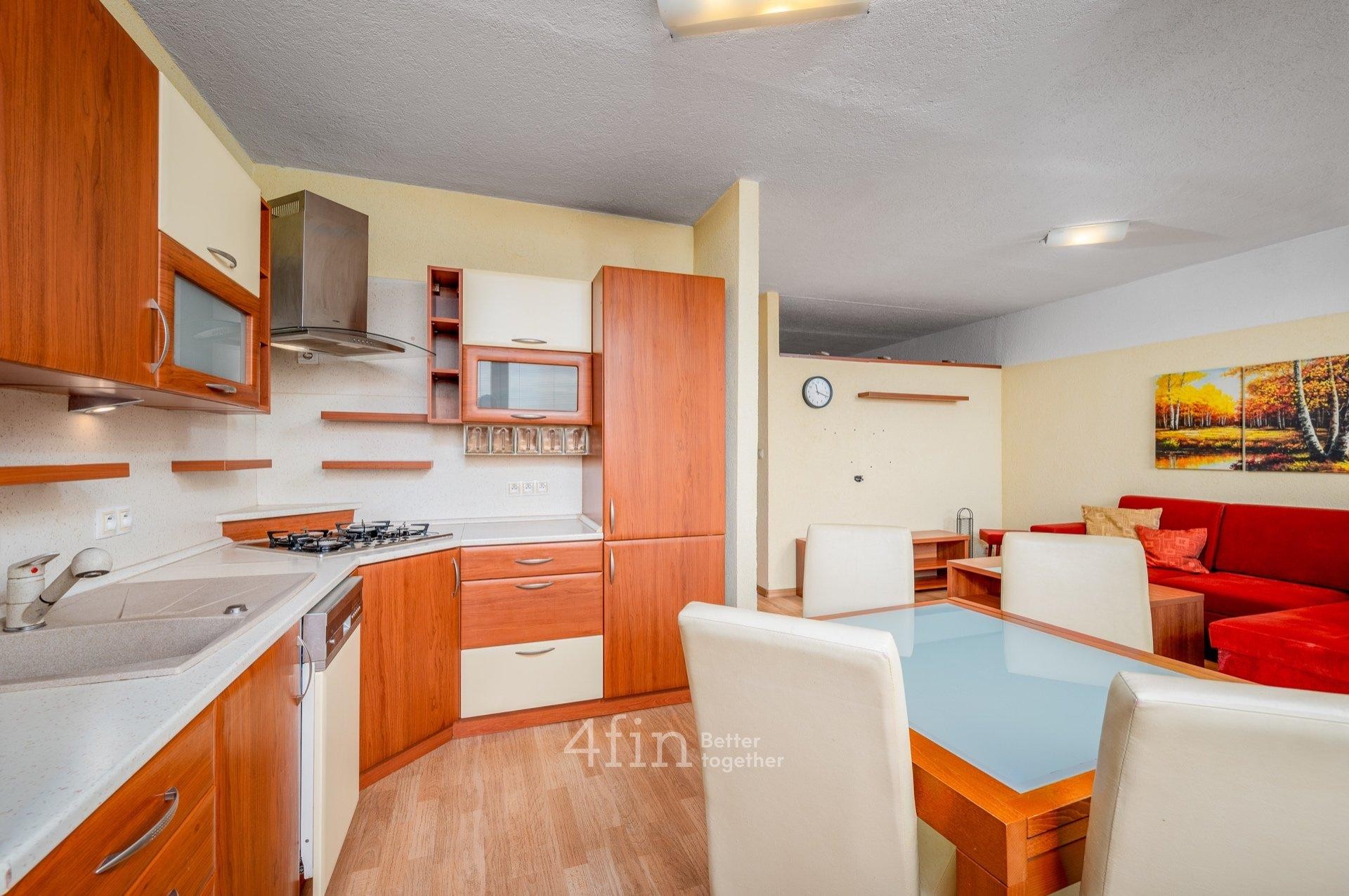 Prodej bytu 3+kk,  60 m2 s šatnou, 2x lodžií a sklepem - Praha - Černý Most