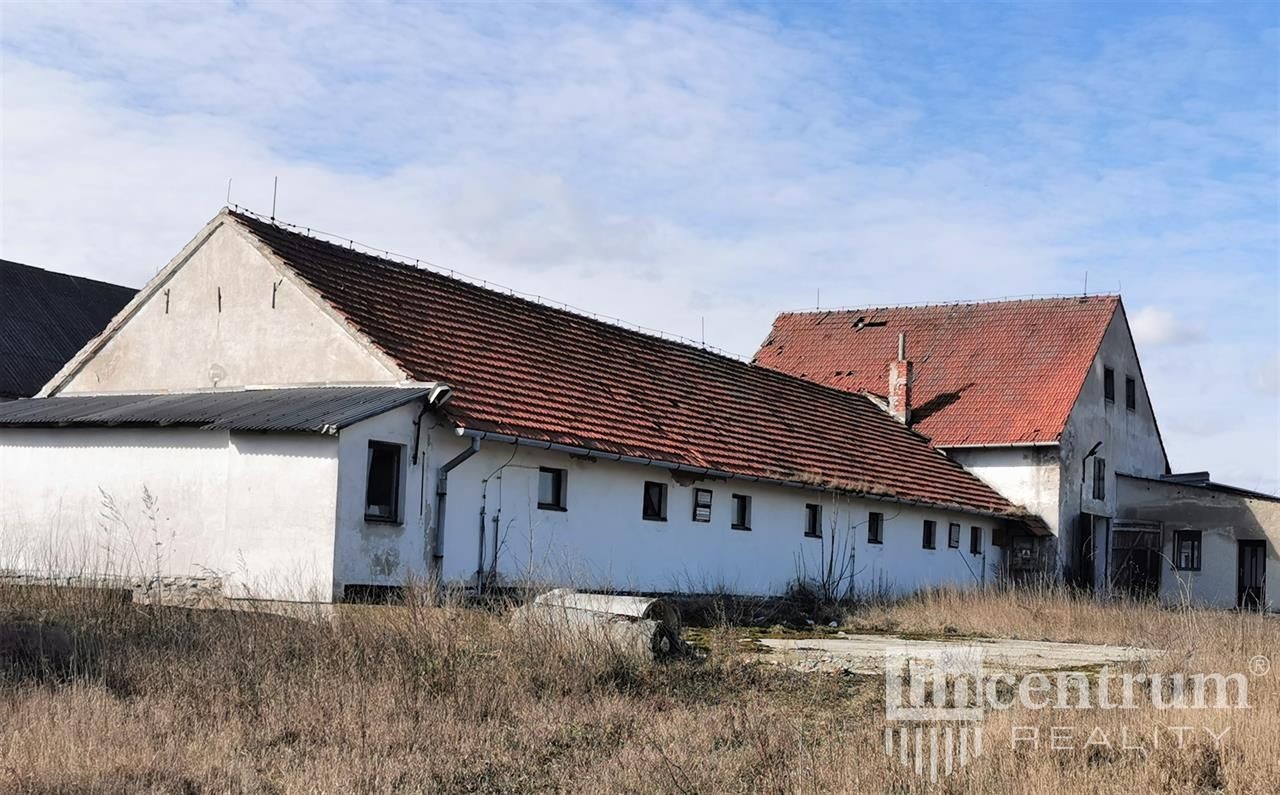 Pronájem výrobní haly 2000 m2 Velká Bíteš