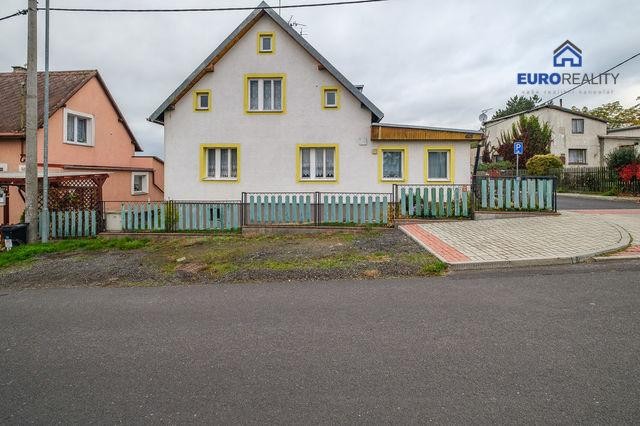 Prodej, rodinný dům, 4 +1, 2 x garáž, Karlovy Vary - Rosnice