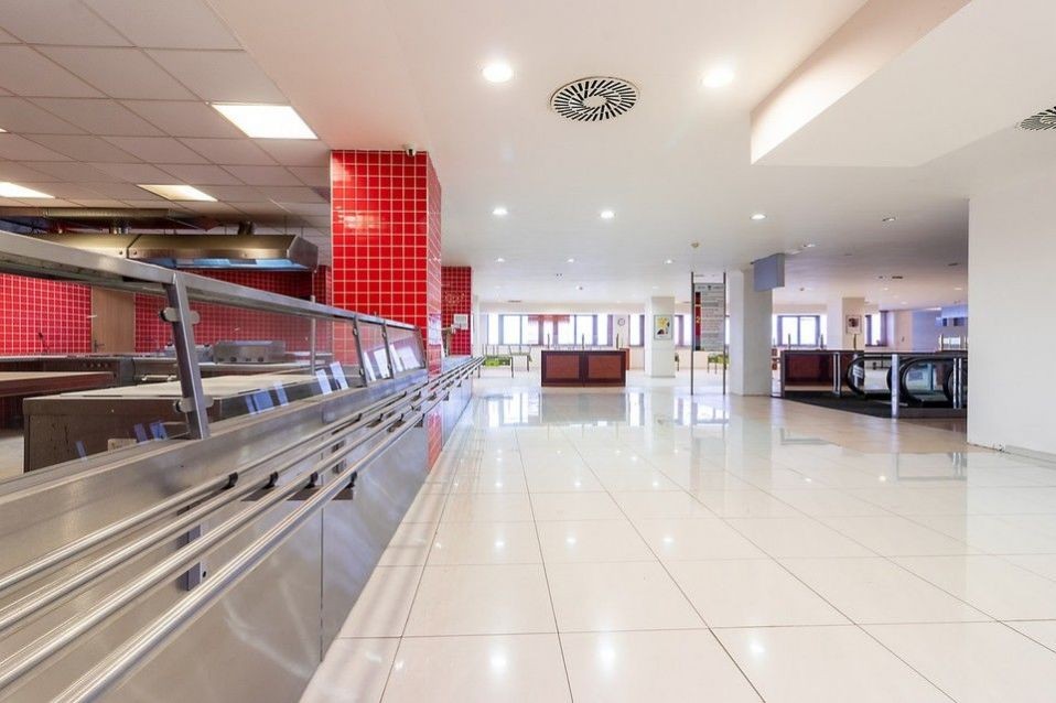 Restaurace 341 m2 v OD Bílá Labuť, Na Poříčí, Praha 1