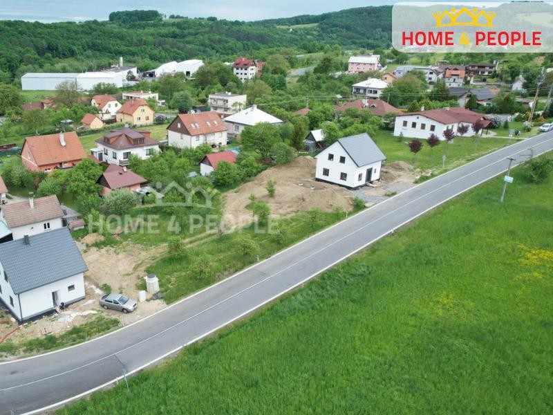 Pozemkem (č.2) 510 m2 v obci Lhotsko u Vizovic