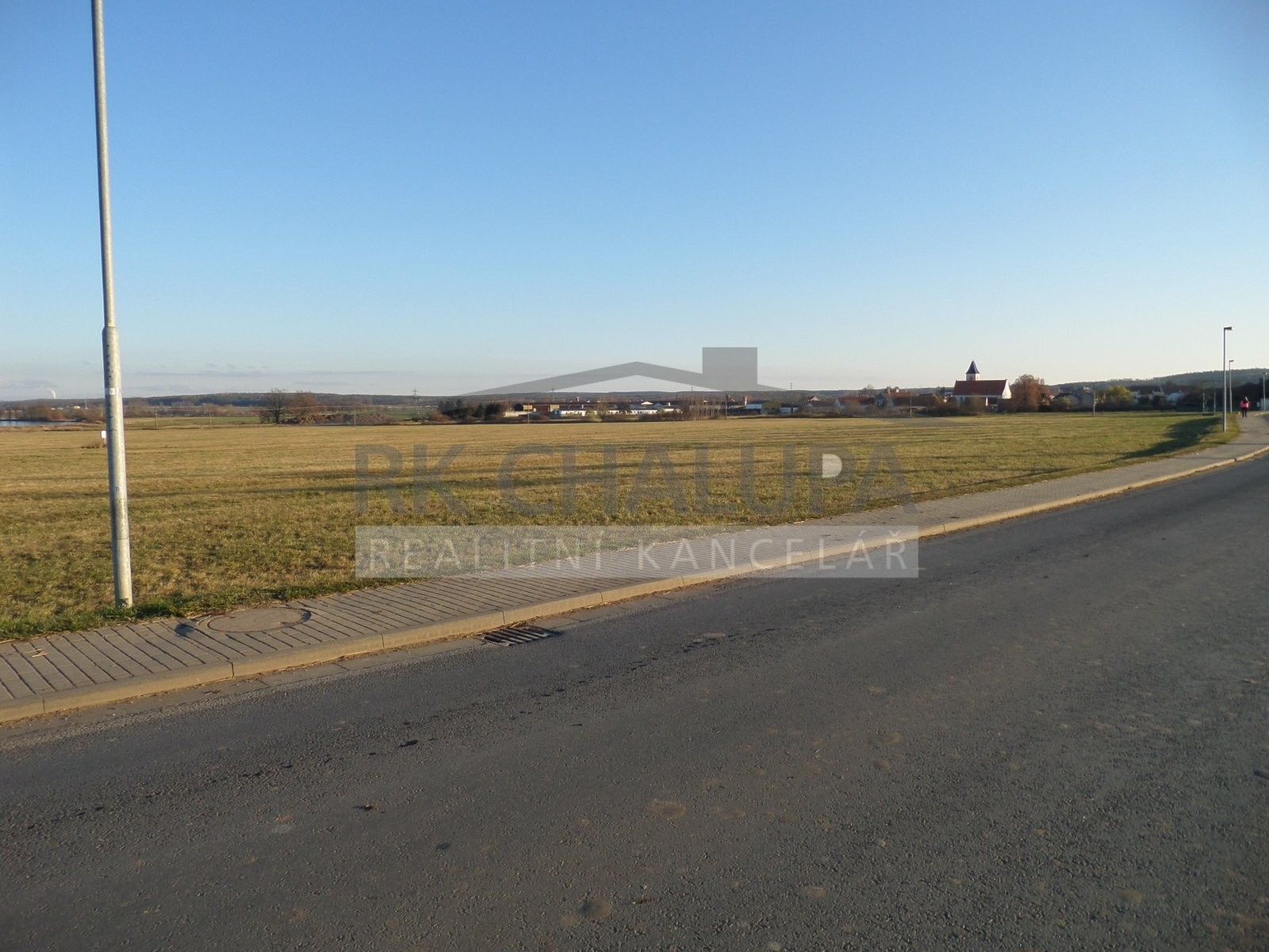 Prodej pozemku v Křenovicích u Dubného, celkem 2.582 m2, v zastavitelném území, budoucí záměr