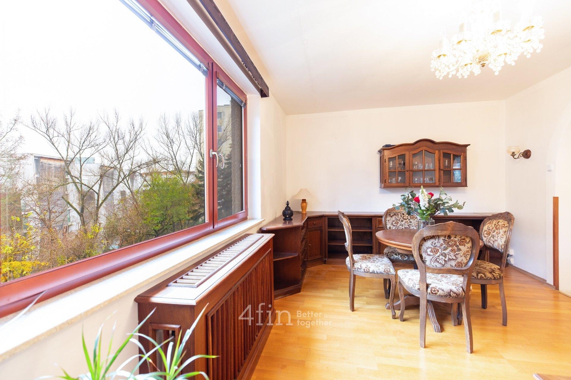 Pronájem bytu 3+1 s balkonem, garáží a sklepem, 72 m2 - Praha - Smíchov