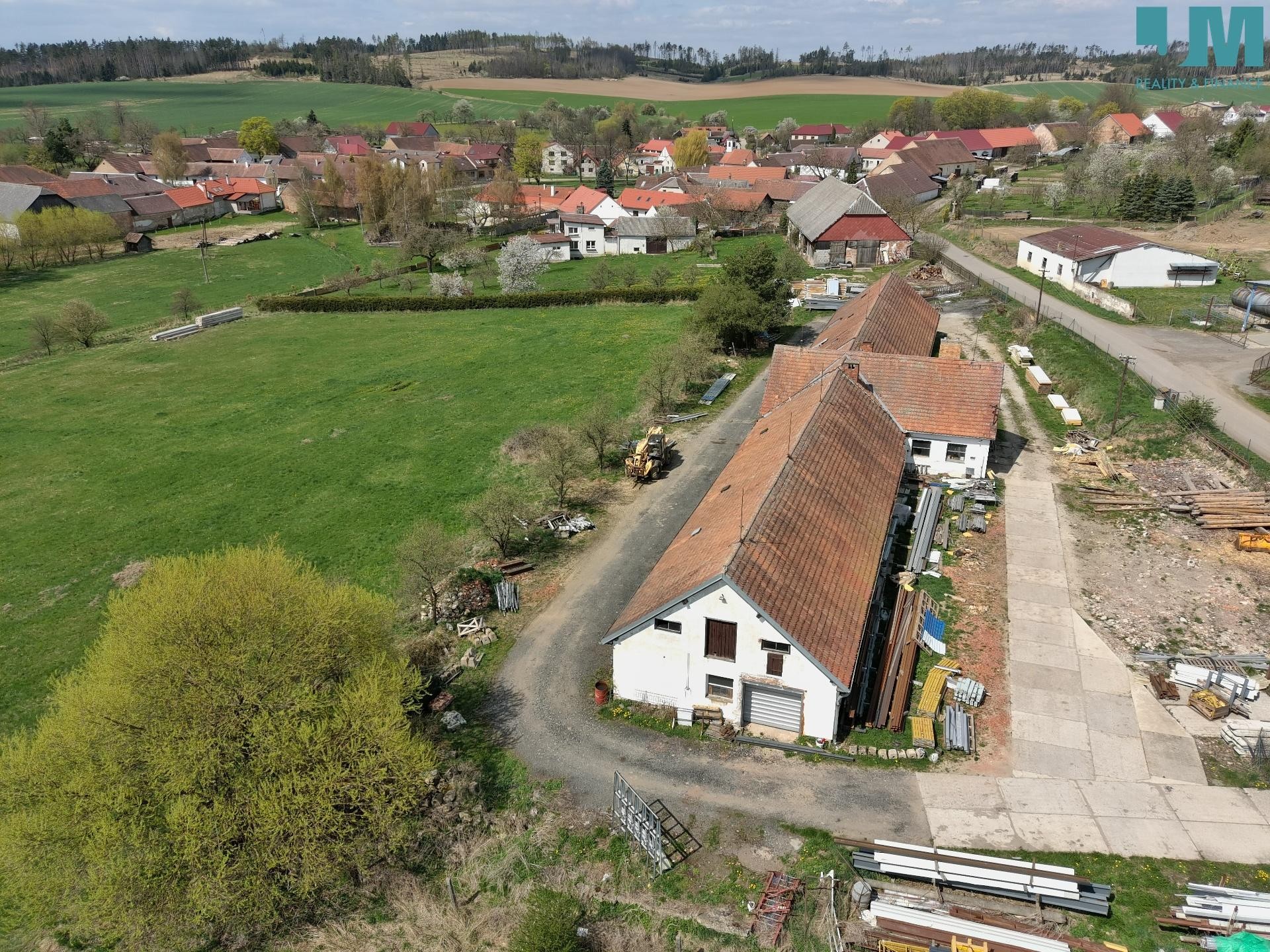 Prodej skladu s pozemkem - 3526 m2 - Budíškovice - Ostojkovice