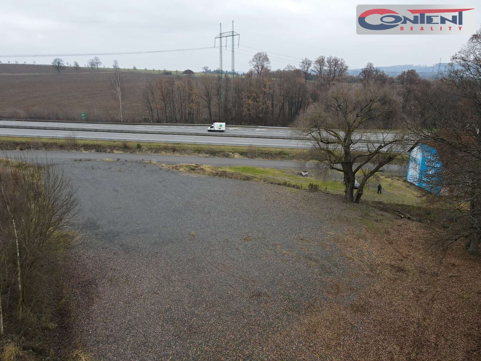 Pronájem samostatného komerčního areálu 18.000 m2, Divišov - D1, exit č. 41