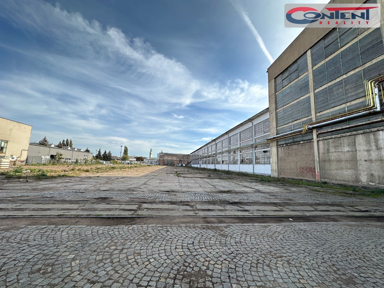 Pronájem venkovní plochy 10.000 m2, Hradec Králové - Kukleny