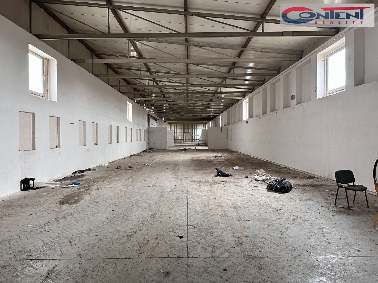 Pronájem skladu 1.000 m2, Dolní Chvatliny
