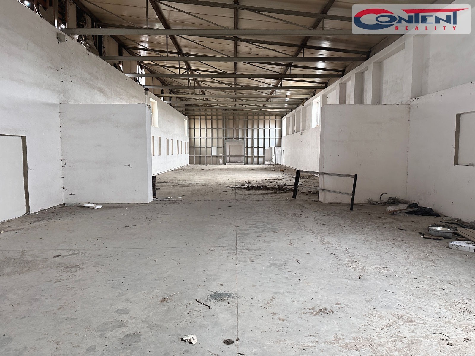 Pronájem skladu 1.000 m2, Dolní Chvatliny