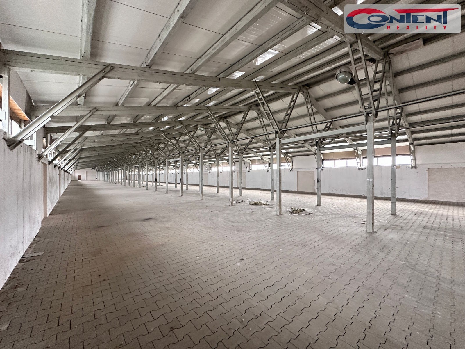 Pronájem skladu 1.920 m2, Dolní Chvatliny
