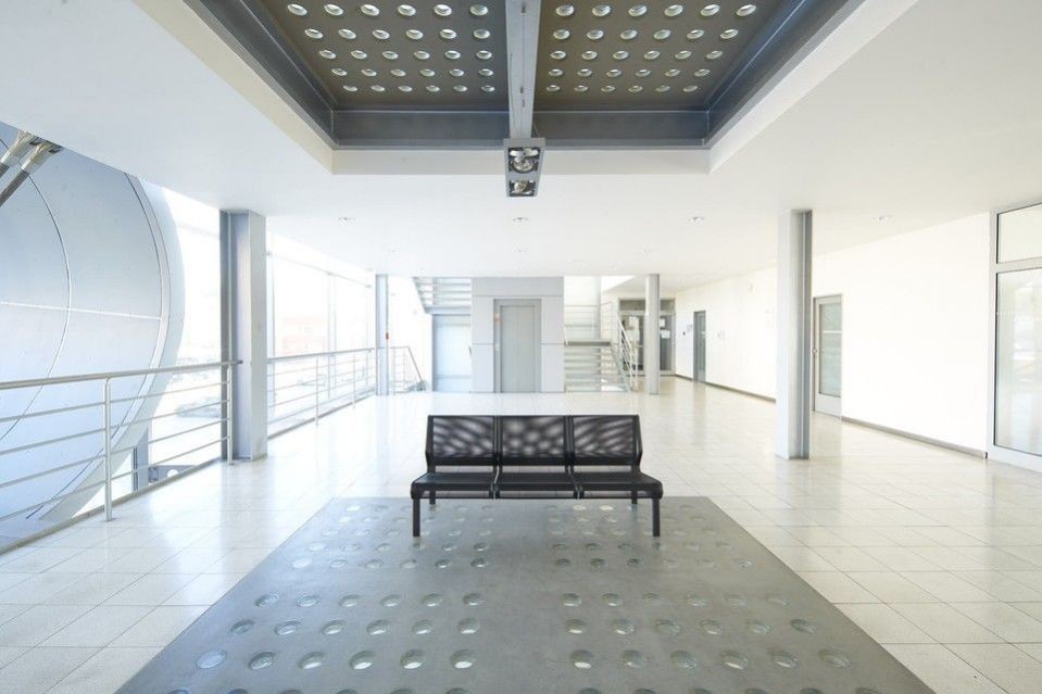 Pronájem klimatizovaných kancelářských prostor (910m2) s parkováním, Brno