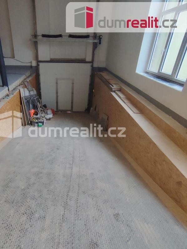 pronájem výrobních či skladovacích  prostor,  200 m2, obec Jánská