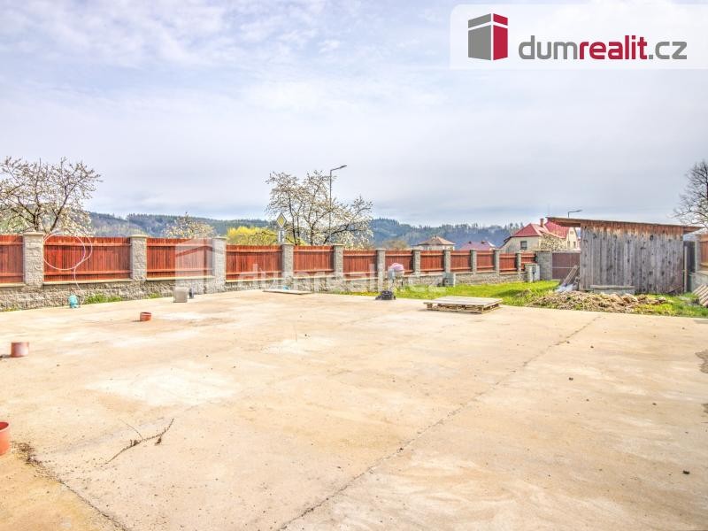 Prodej stavebního pozemku se základovou deskou 367 m2 Kácov, okr. Kutná Hora