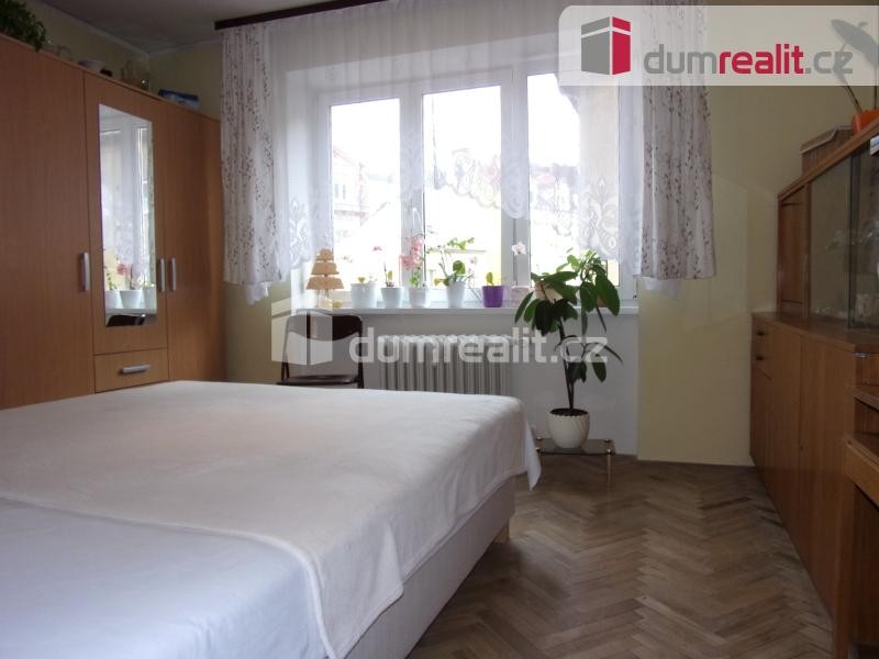 Prodej bytu 2+1, 61 m2, Drahovice, ul. nám. V. Řezáče