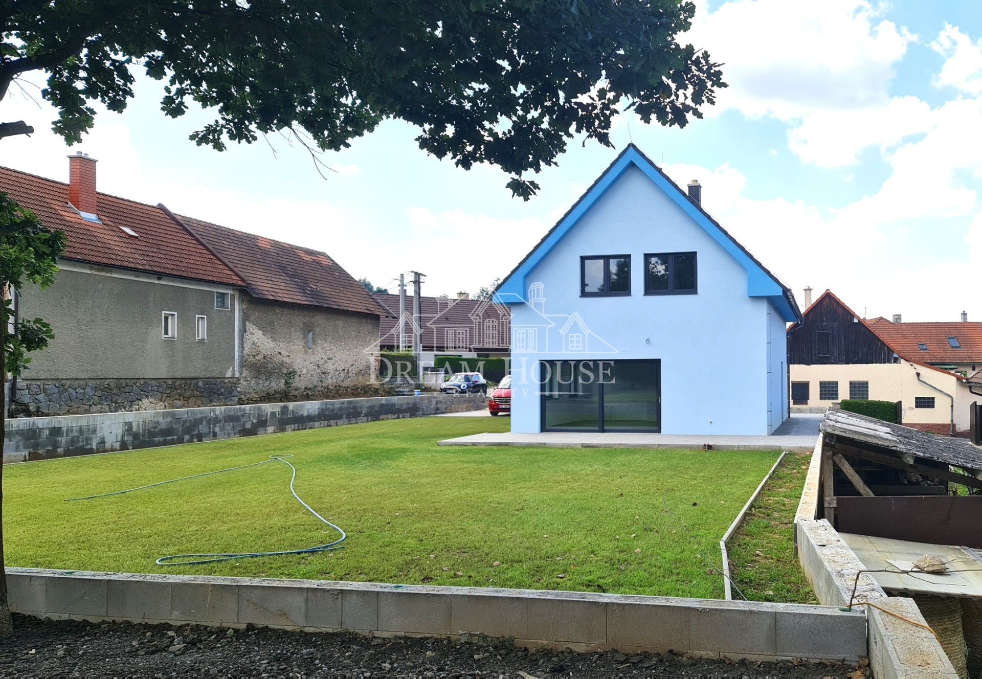Prodej RD 5+kk/T, 137 m2, Libež, okr. Benešov, pozemek 700 m2, odpočet DPH