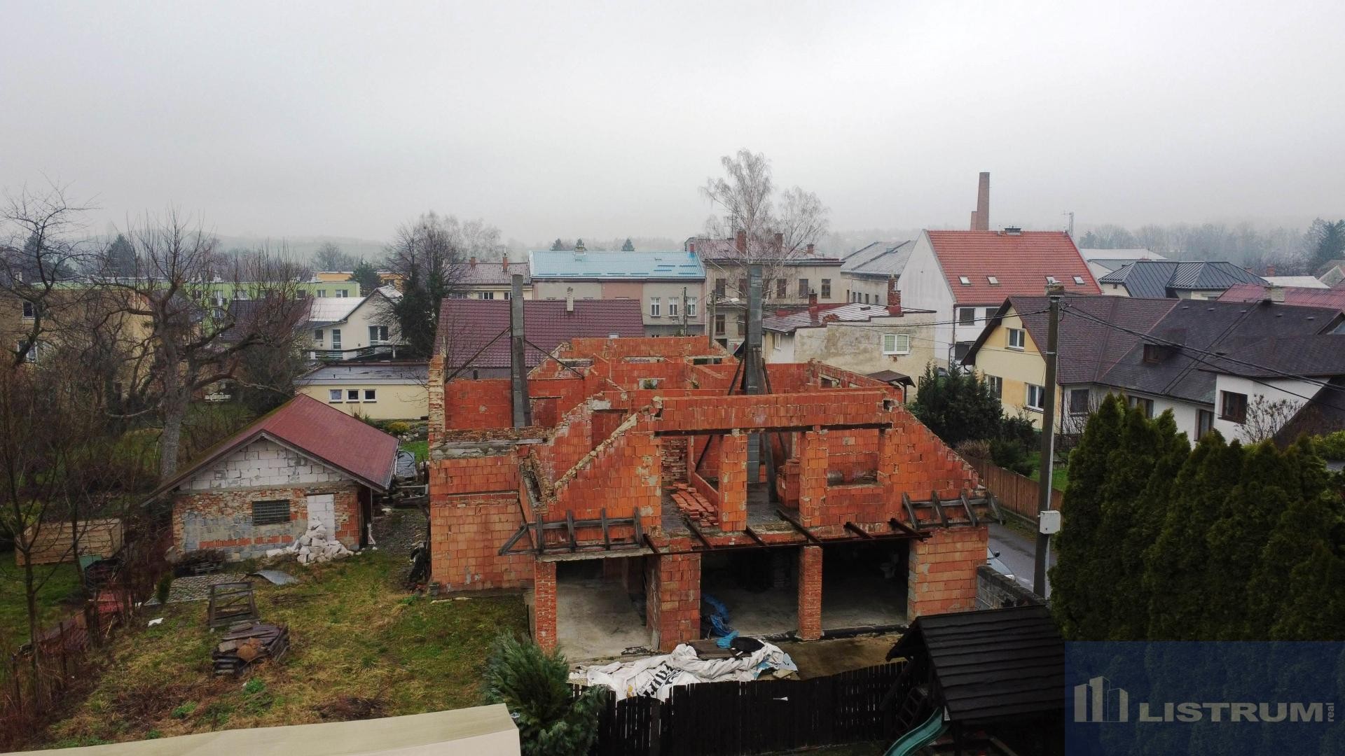 Prodej pozemku s hrubou stavbou RD na ul. Břet. Bartoše, Frenštát pod Radhoštěm