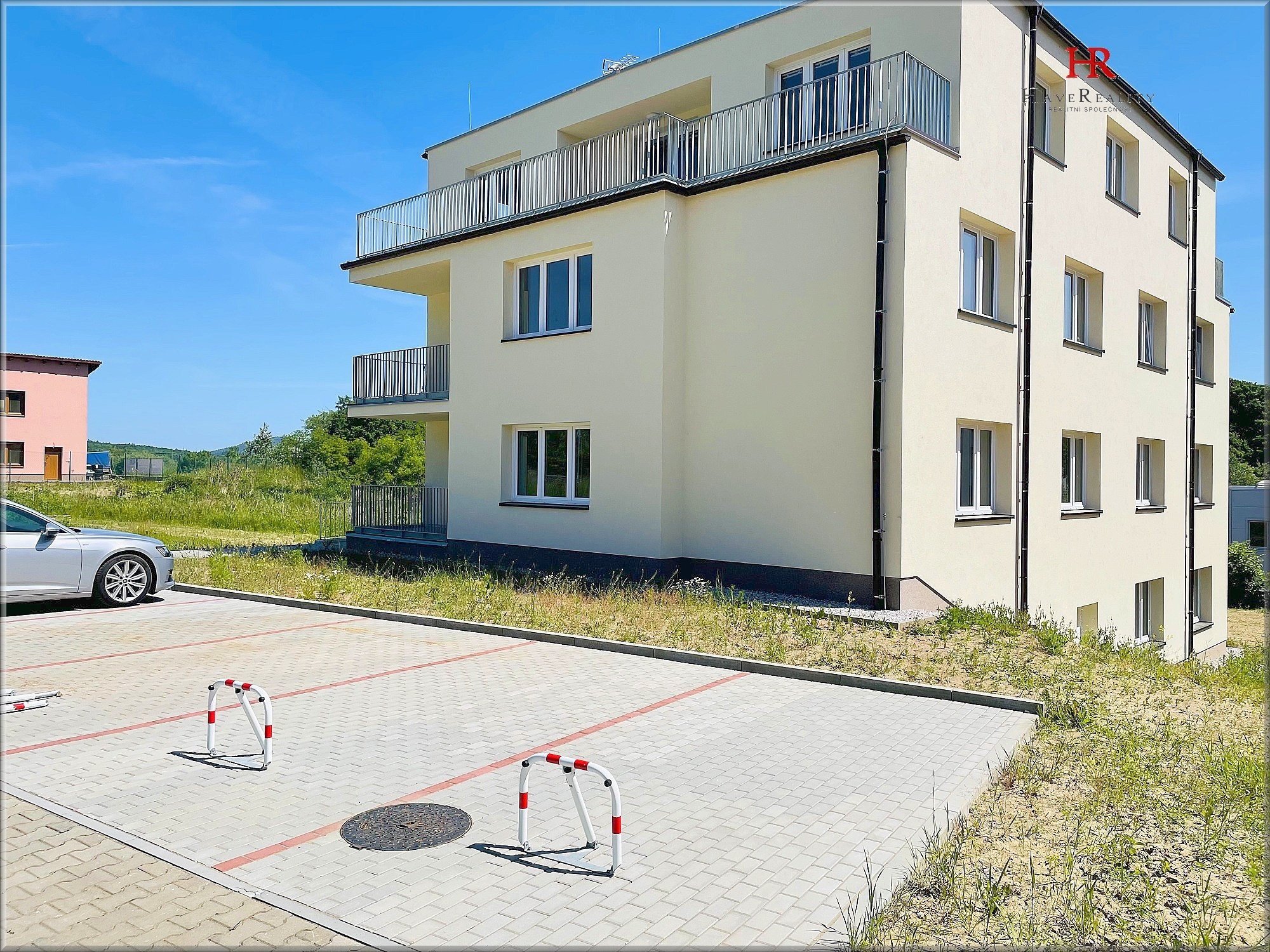Prodej bytu 3+1, balkon, parkování, 85 m2, OV, Pod Karlovem, Benešov