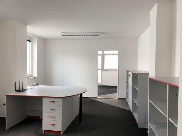 Kanceláře s výrobním, skladovým prostorem k pronájmu v obci Hrušky, okres Břeclav