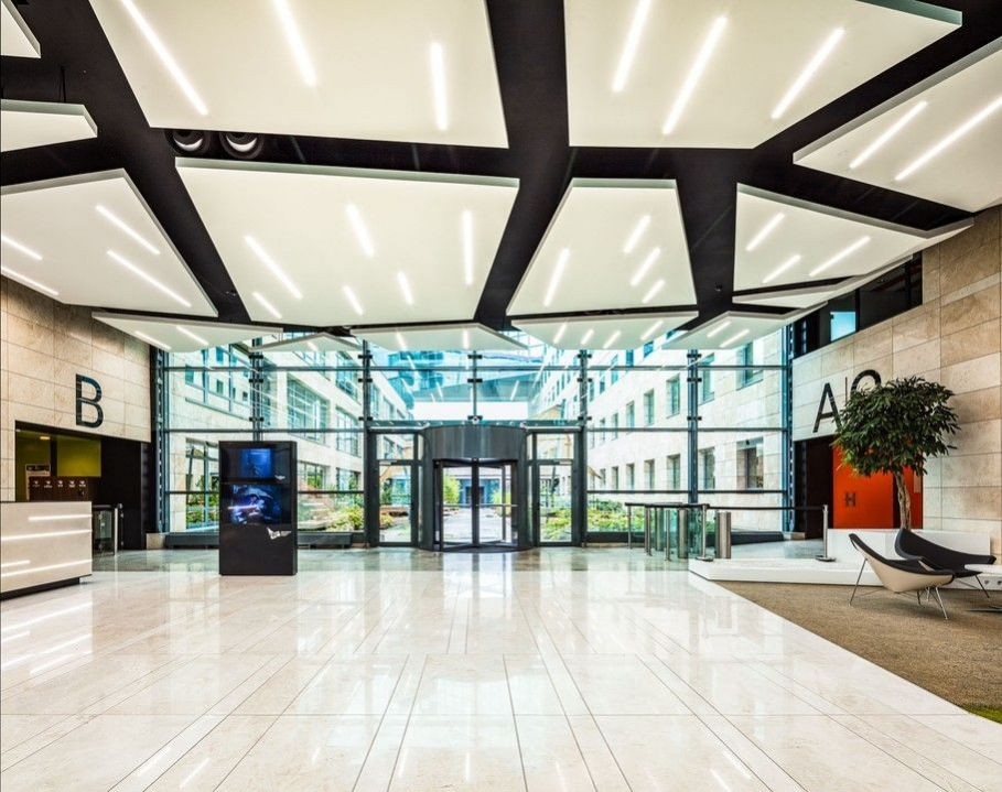 Pronájem kanceláře (118m2),  budova IBC- International Business Center, Praha 8, Karlín