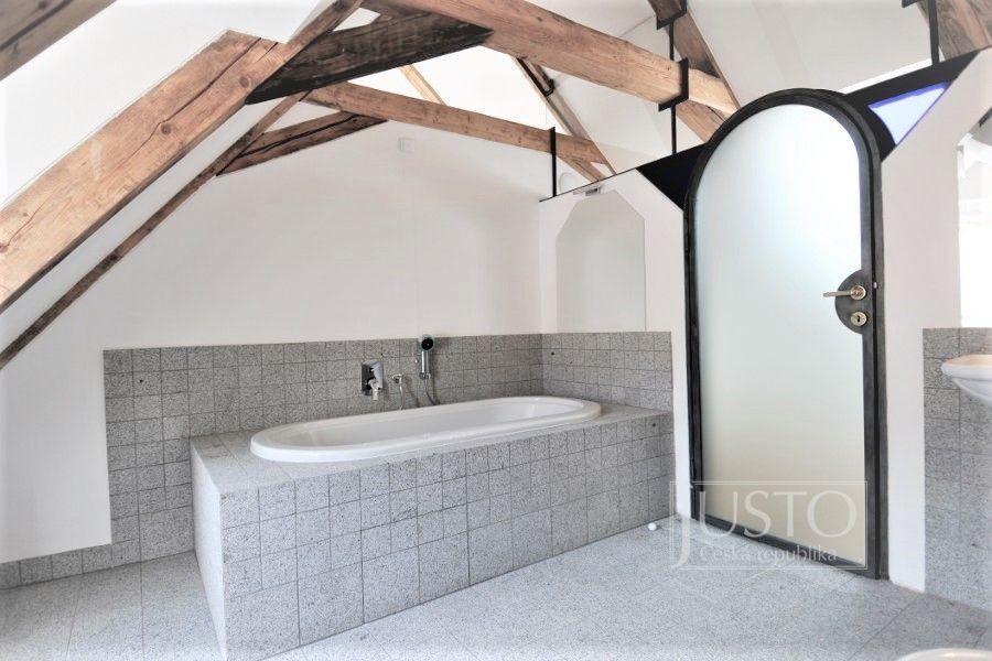 Pronájem 3+1, 136 m², Praha 1 - Malá Strana