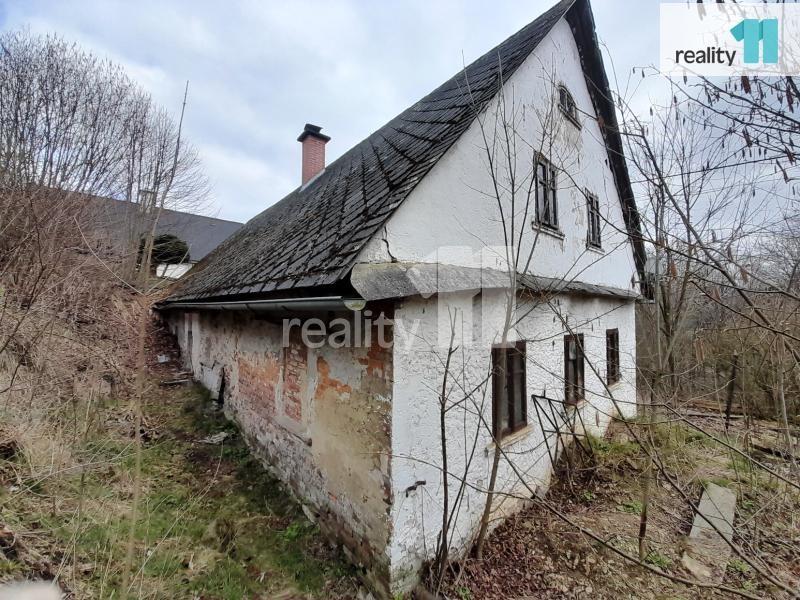 Prodej usedlosti včetně pozemku 1472 m2, Velké Petrovice, okres Náchod