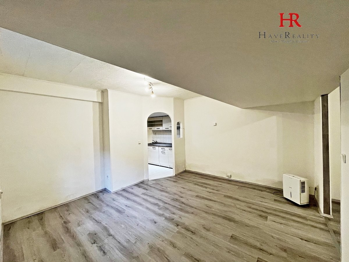 Pronájem bytu 2kk, 38 m2, Praha 3 - Vinohrady.