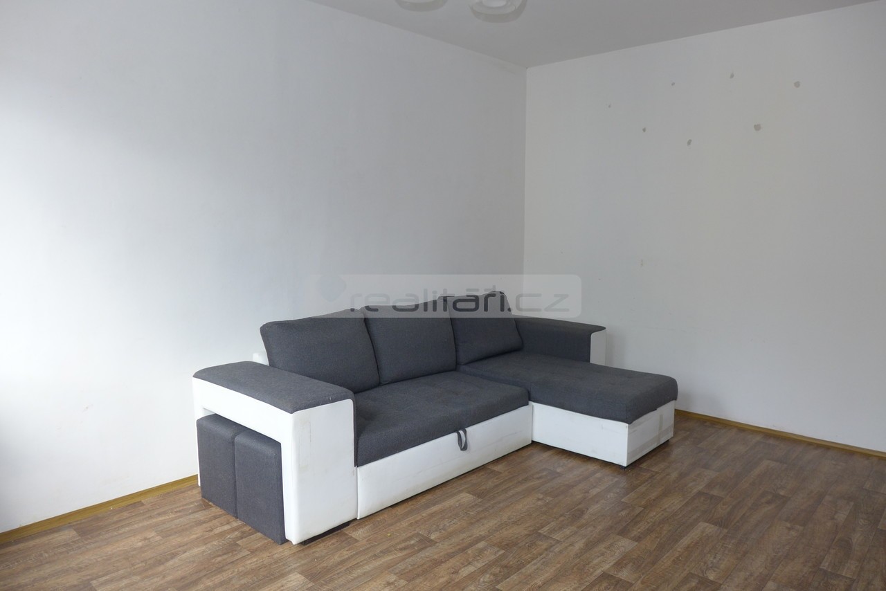 Prodej prostorného bytu 2+1 po rekonstrukci v Plzni ve Skvrňanech