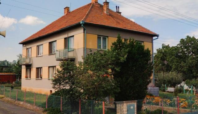 Prodej bytu 3+1 s garáží a zahradou, Morašice -Skupice