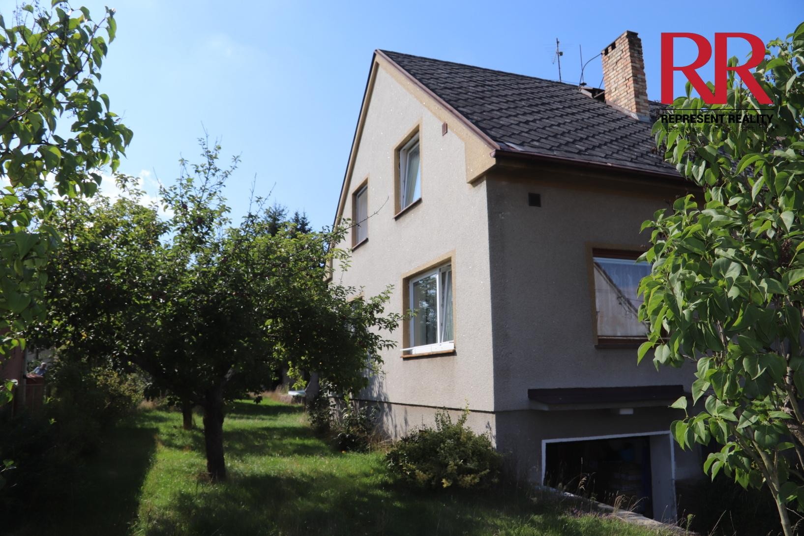 Prodej domu 4+2 + dvojgaráž a zahrada ve Zruči u Plzně