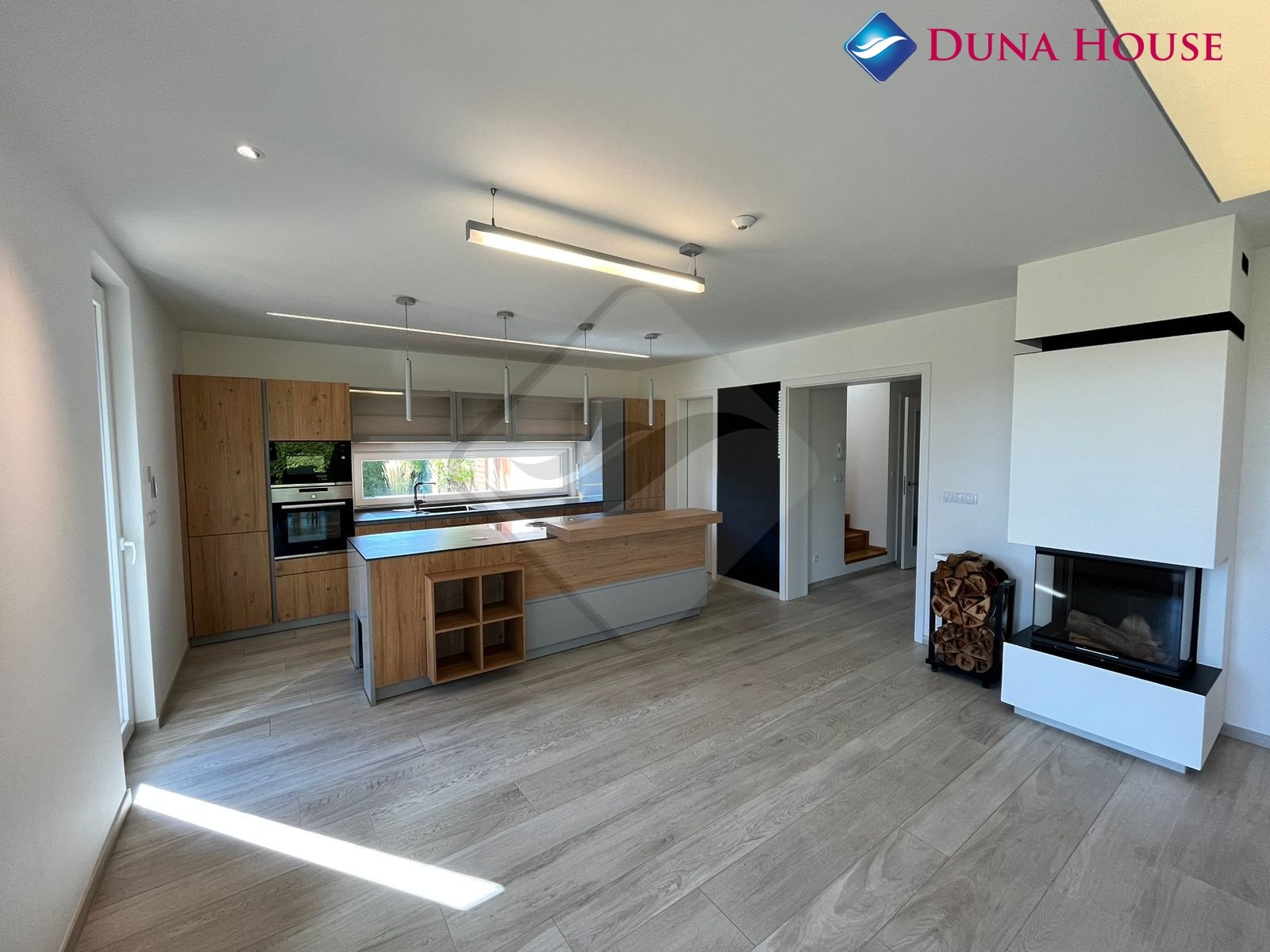 Prodej rodinného domu 174 m², pozemek 1 214 m²