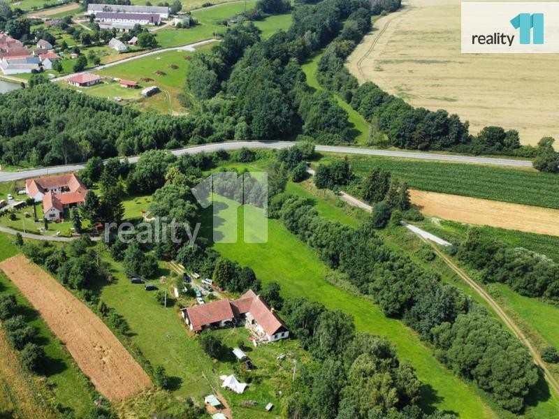 Zemědělská usedlost v krásném prostředí s pozemkem 10529m2