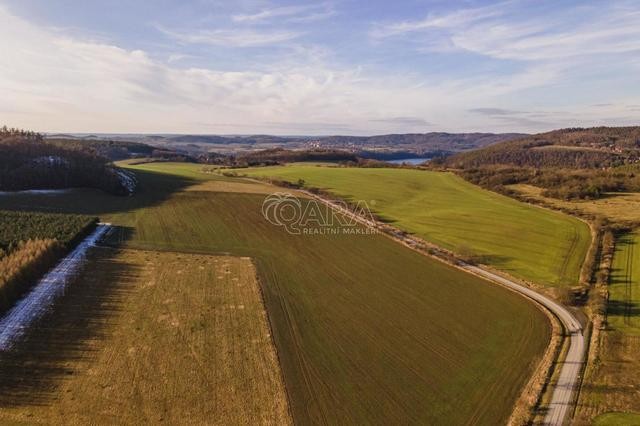 Prodej pole v Jablonné nad Vltavou