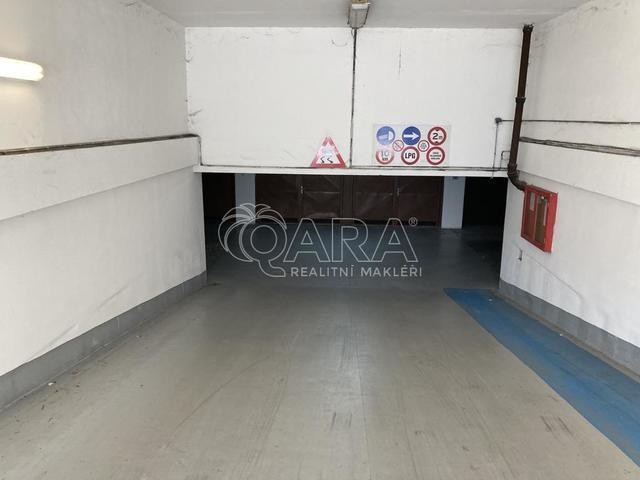 Prodej podzemní garáže 19 m2, Praha 4 - Újezd u Průhonic