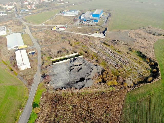 Pozemky pro výrobu a skladování v těsné blízkosti Mělníka, u hlavní komunikace