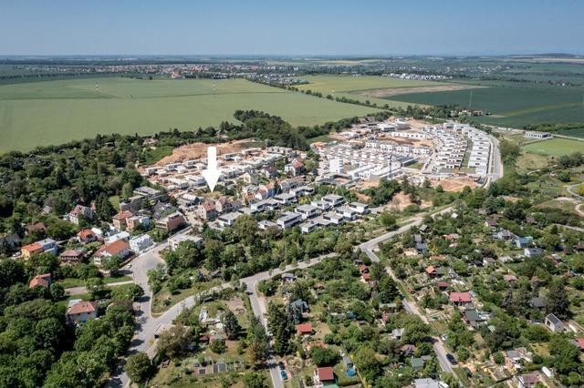 Na prodej atraktivní stavební pozemek s projektem a stavebním povolením, 1066m2, ul.Podholí, Praha 6