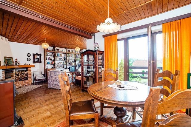 prodej rodinného domu 183 m2, pozemek 585 m2, Vyžlovka, Praha - východ.