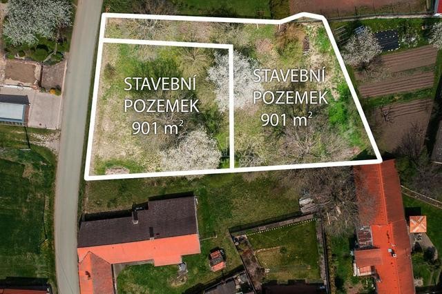 Stavební pozemek 901 m2 na Karlštejnsku