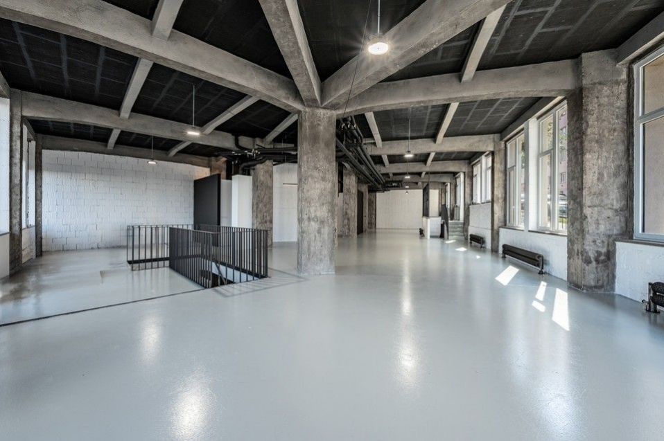 Obchodní dvoupatrový prostor k pronájmu, 661 m2, ve zrekonstruované budově, ul. Bartoškova, Nusle, P