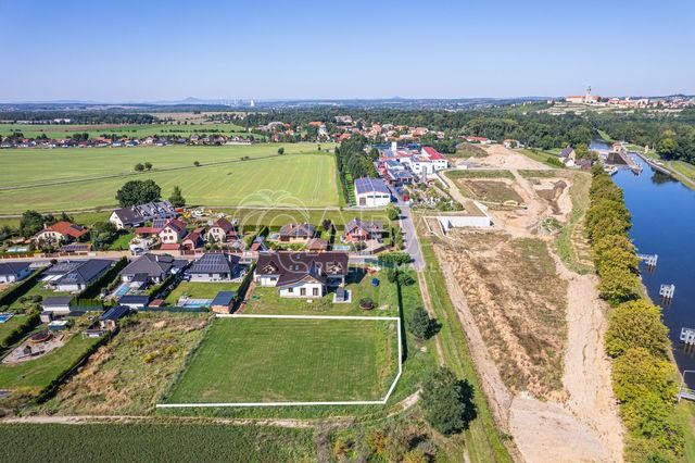 Prodej pěkné slunné parcely 1204 m2, Hořín, Středočeský kraj