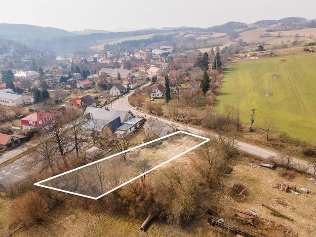 Prodej stavebního pozemku (792 m2) v Postupicích u Benešova!