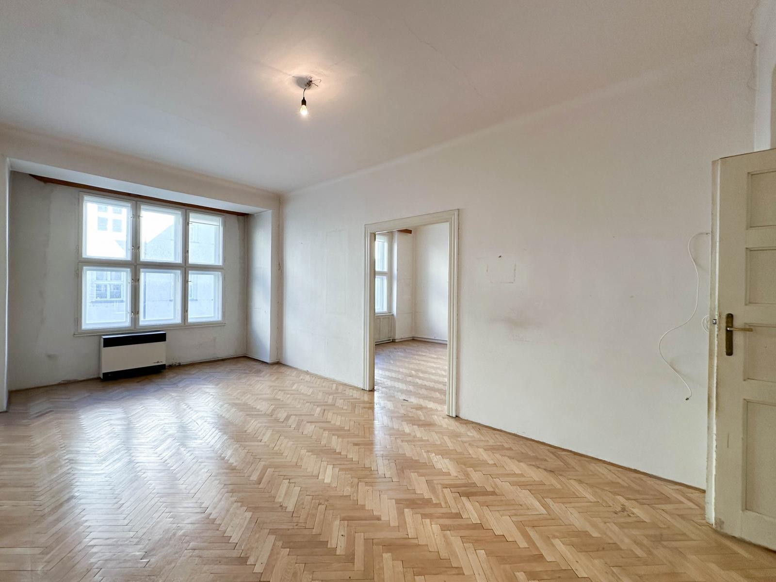 Prodej bytu 3+kk,  96m2, 2. patro s výtahem, balkon, sklep, Jilemnického ulice, Praha 6, Bubeneč
