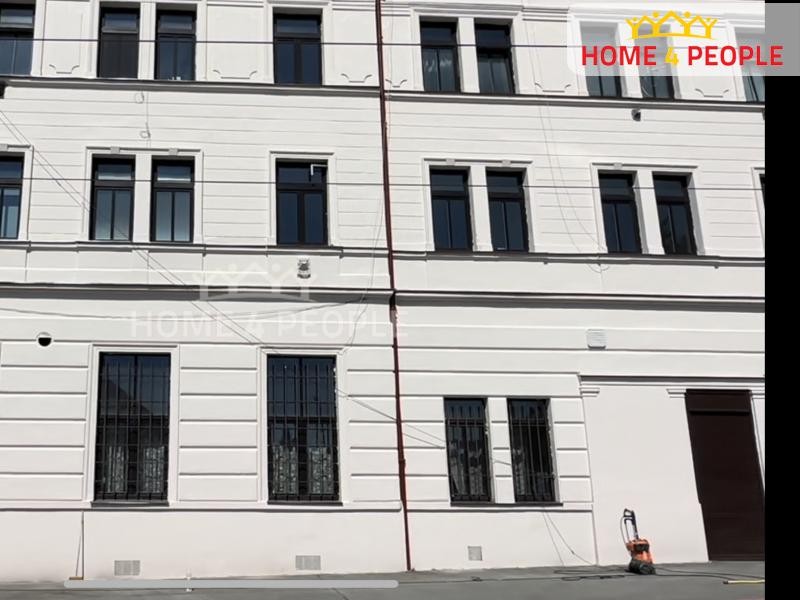 Půdní prostor o výměřě 448,2 m2, Praha 5- Hlubočepy