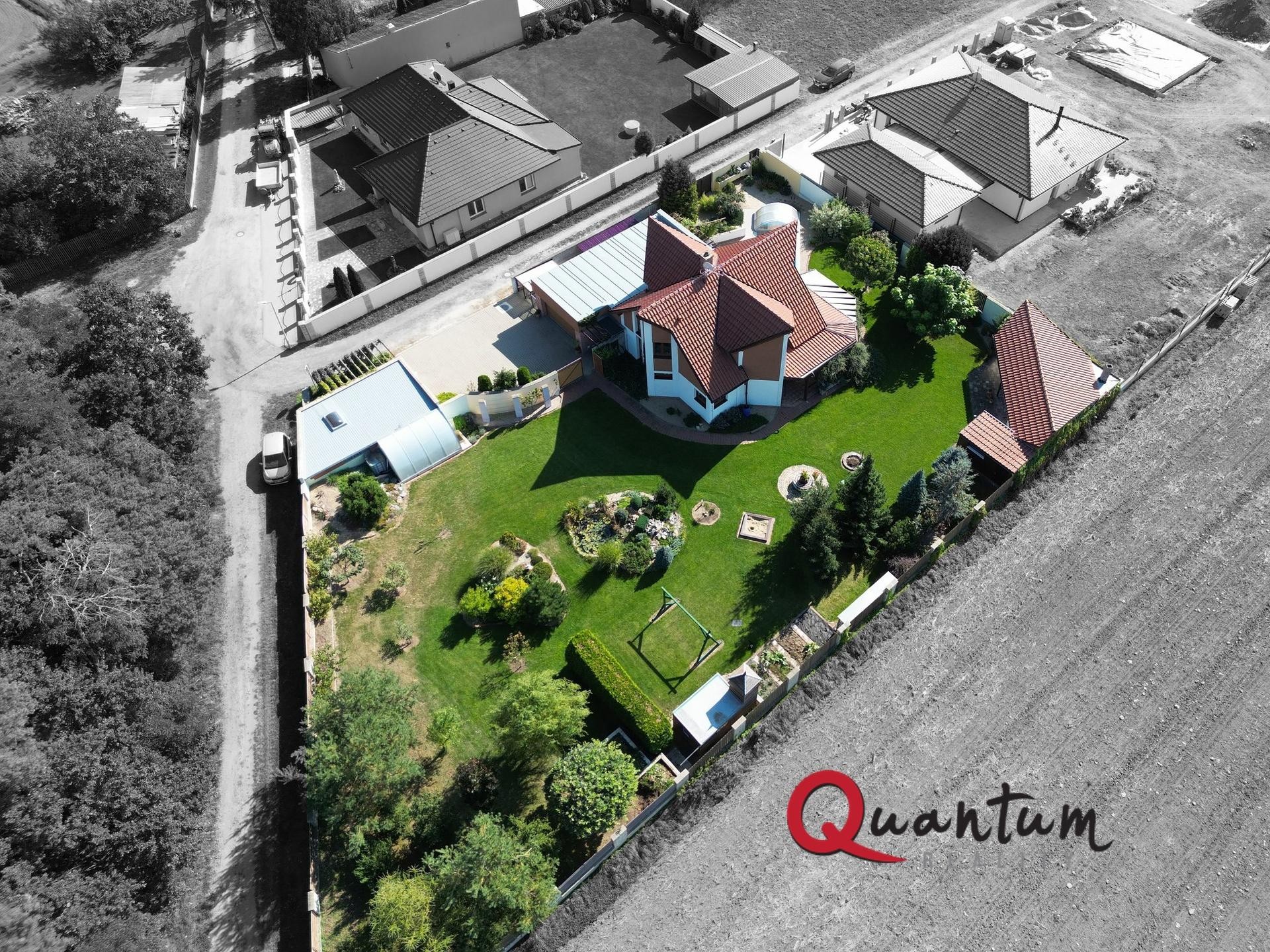 Prodej rodinného domu 5+kk 258 m2, pozemek 1740 m2, Ostrá.