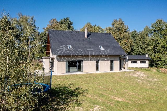 Prodej velkorysého rodinného domu 5+kk, 260 m2, pozemek 2150 m2, Smilov, Štoky