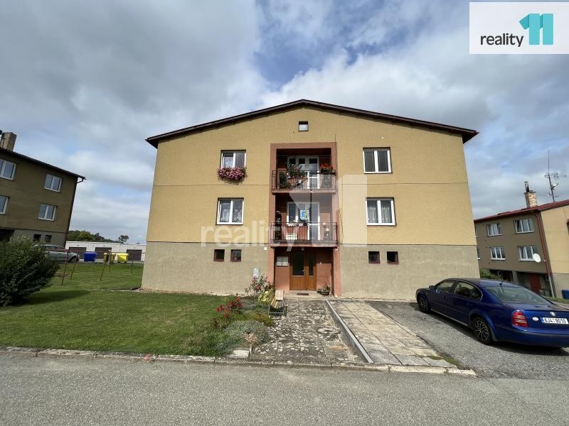 Zděný bytový dům, 4 bytové jednotky (2x 3+1 a 2x 4+1), Obec Košetice, Kraj Vysočina