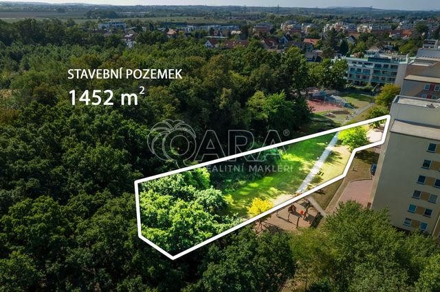 Stavební pozemek 1452m2 sousedící s Milíčovským lesem